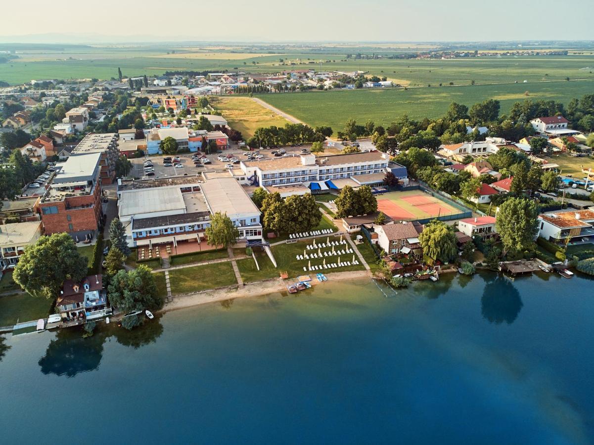 Hotel Senec Aqua Resort - Family Friendly Екстер'єр фото