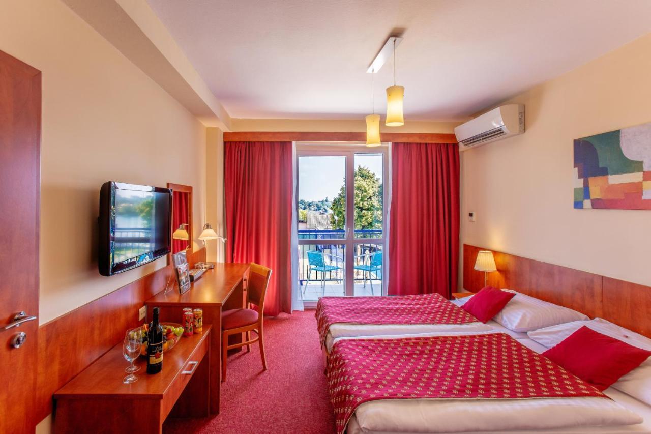 Hotel Senec Aqua Resort - Family Friendly Екстер'єр фото