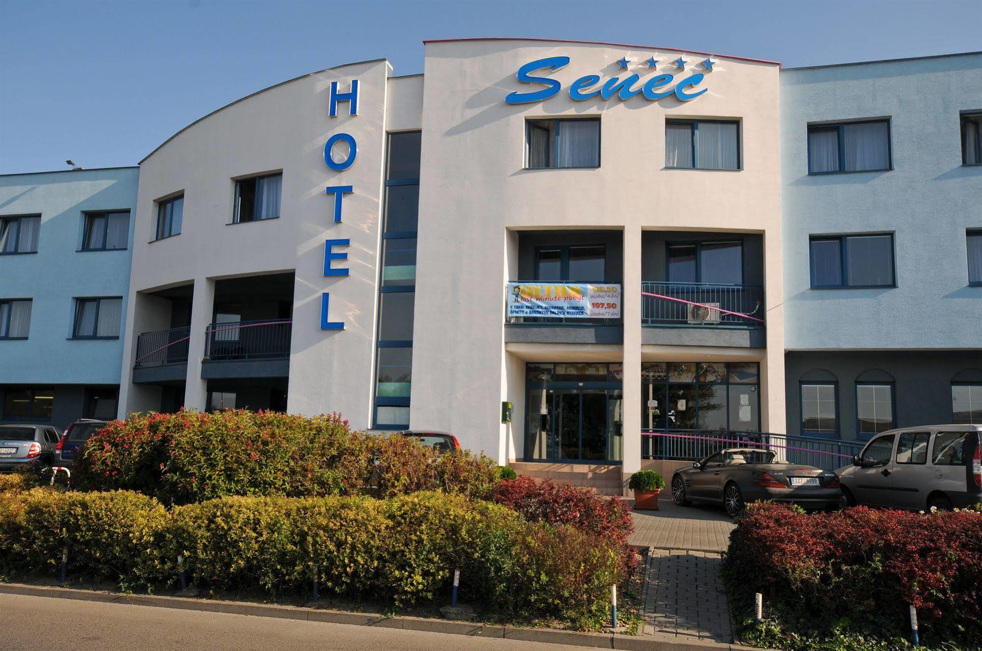 Hotel Senec Aqua Resort - Family Friendly Екстер'єр фото